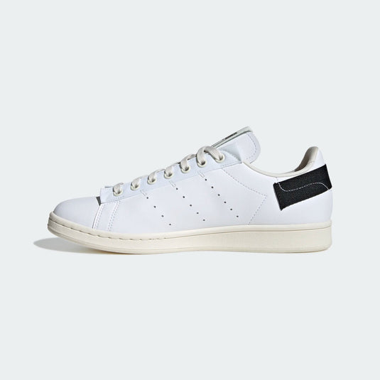 Stan Smith Trainers by adidas